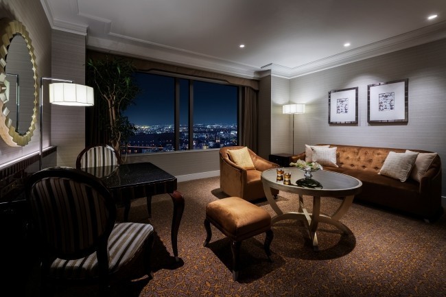 気品に満ちた空間と夜景、美しいディナー　クリスマス限定宿泊プラン