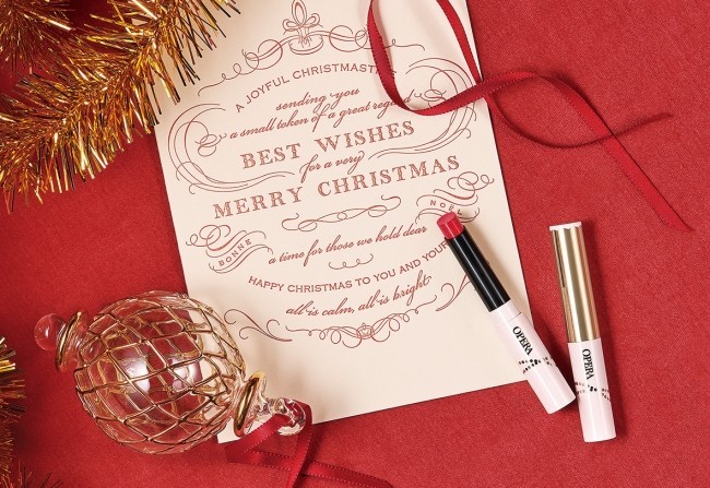 「ファニーホリデー」イメージの特別なレッド　クリスマス限定カラーのリップ