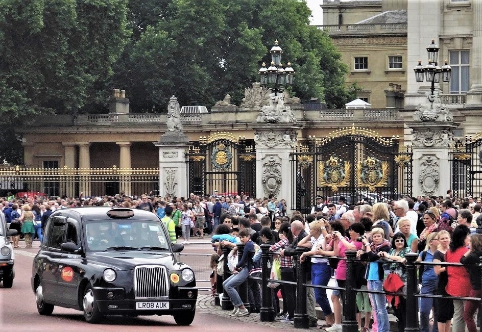 サマータイム殺人事件　鴻上尚史さんはロンドンでの受難をドラマに