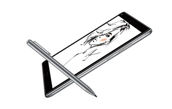 エンタメ性能にこだわり　スタイラスペンにも対応のタブレット