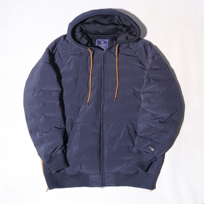 暖冬傾向の今年は気軽に羽織れるアウターを！