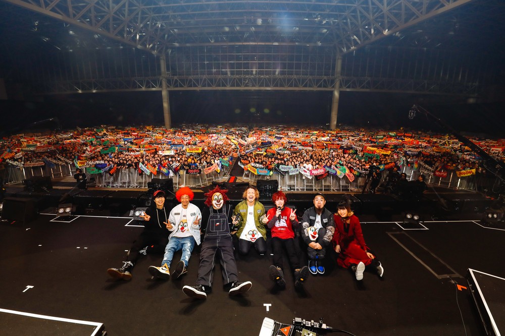 セカオワ「DJ LOVE」が大増殖 WANIMAの「いじり」で沸いた音楽イベント