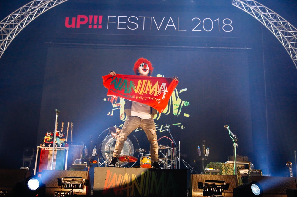 セカオワ「DJ LOVE」さんを意識するWANIMA（photo by Kamiyama Yosuke）