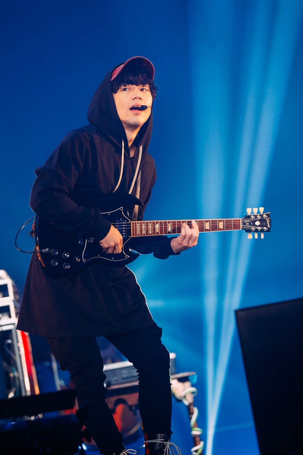 ギターのNakajinさん　（photo by Kamiyama Yosuke）