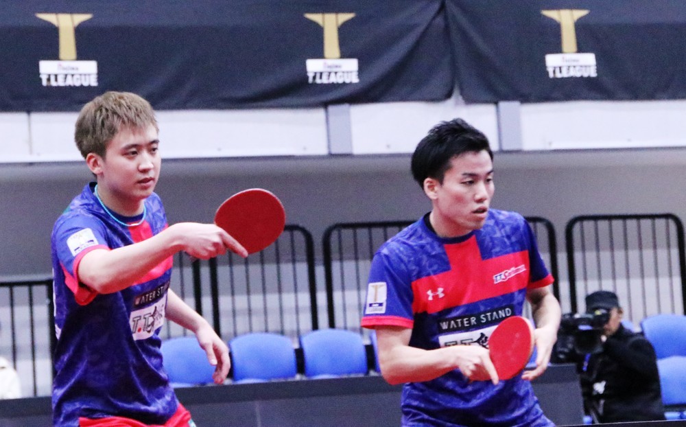 わずか20分足らずでダブルスを勝利した、T.T彩たまのチョン・ヨンシク選手・平野友樹ペア