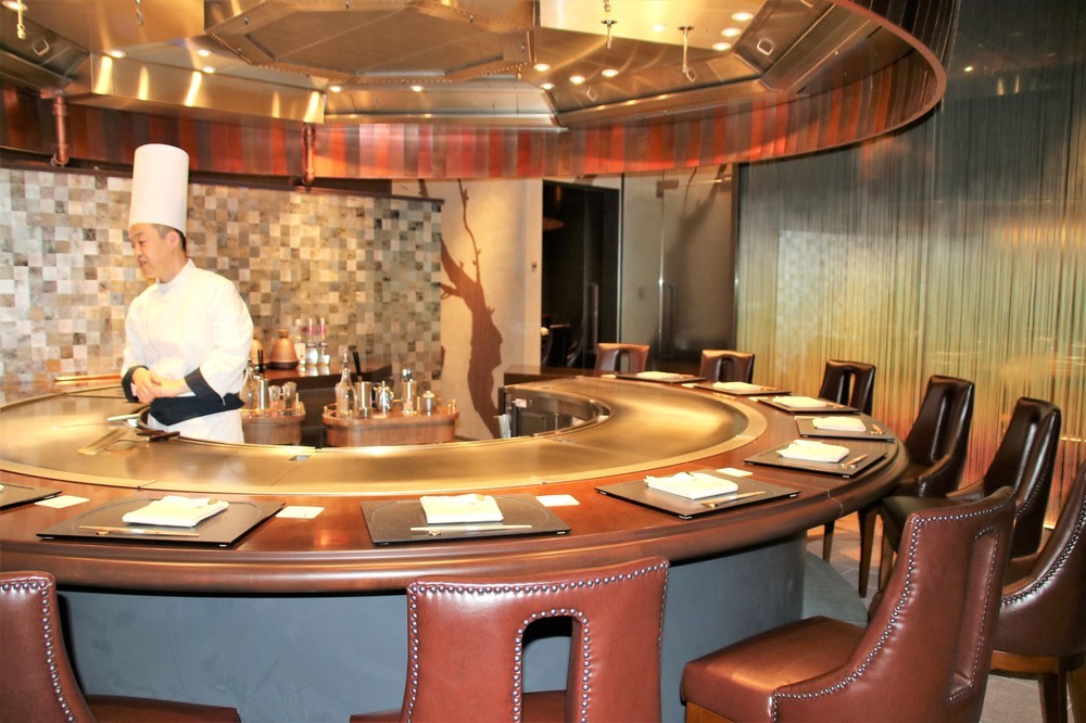 鉄板焼き「TOKYO KAIKAN 會」