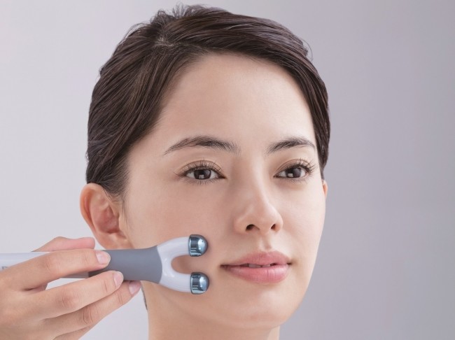 フリーズドライヒアルロン酸を使用