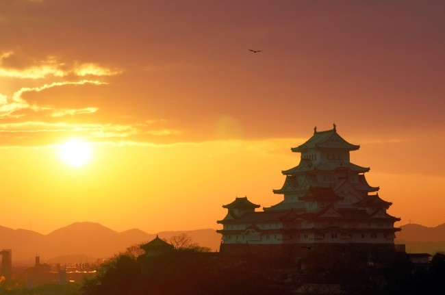 「世界遺産」姫路城で朝日を観賞　迎賓館での和朝食付き