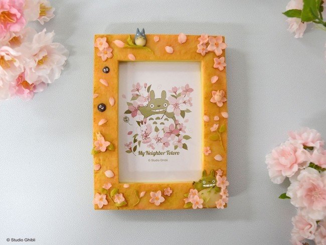 トトロが春の装いに