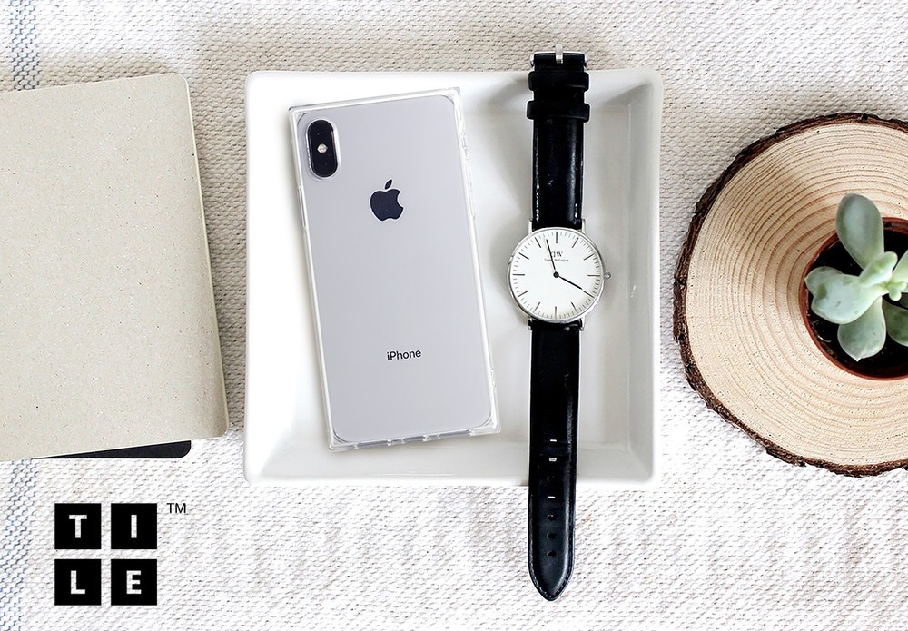 スクエア形状が特徴のiPhoneケース「TILE」クリアタイプ