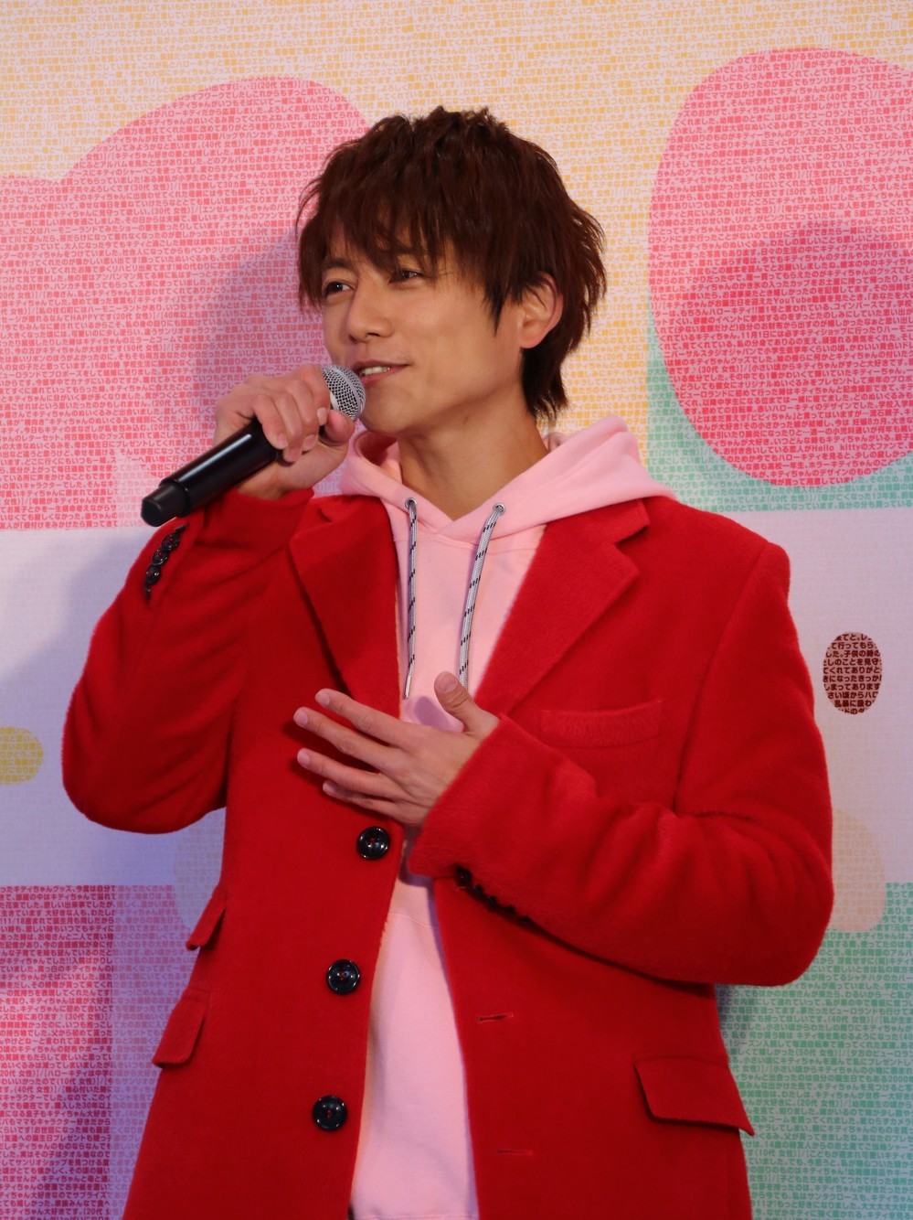 ハローキティとの思い出を語る杉浦さん