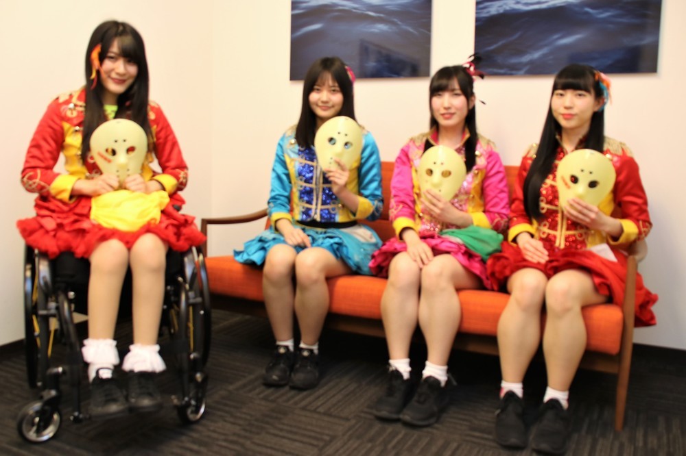 （左から）「仮面女子」・猪狩ともかさん、黒瀬サラさん、橋本友梨英さん、水野ふえさん