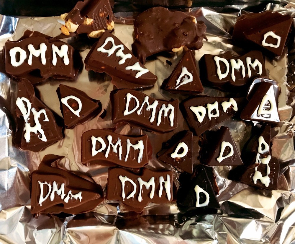 「DMM.com」ツイッターで体当たり企画　なぜか「667粒の豆」食べるハメに