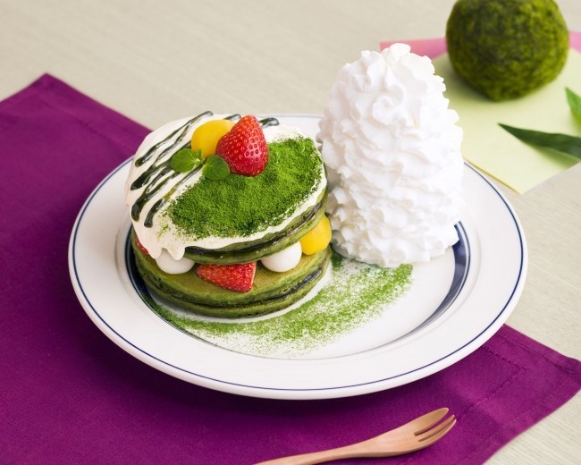 宇治抹茶が好きならこれ！　いちごや白玉をサンドしたティラミスパンケーキ　