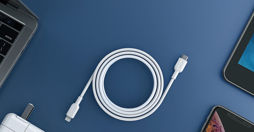 「iPhone」を30分で最大50％充電　USB-C＆Lightningケーブル