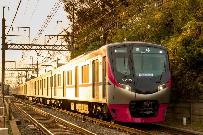 高尾山の新緑シーズンに座席指定列車「Mt.TAKAO号」　京王電鉄