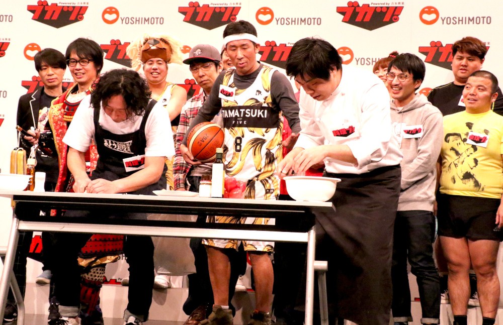 料理部（左：部長のバンビーノ藤田裕樹氏、右:イシバシハザマ石橋尊久氏）