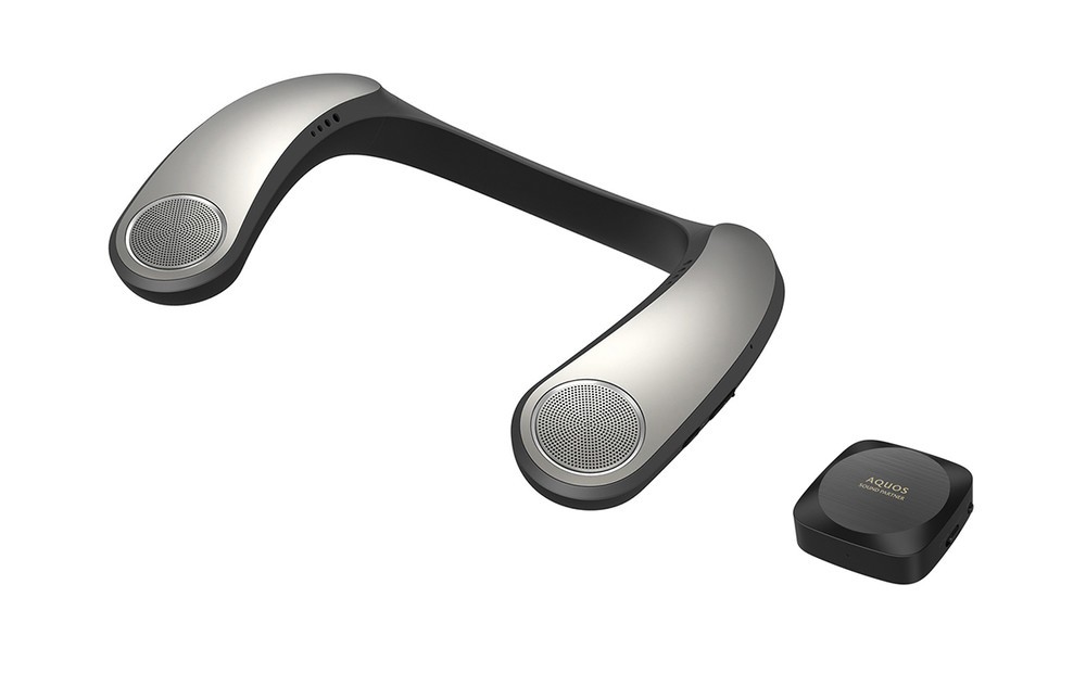 テレビとワイヤレス接続　くつろいだ姿勢に適した設計「ネックスピーカー」