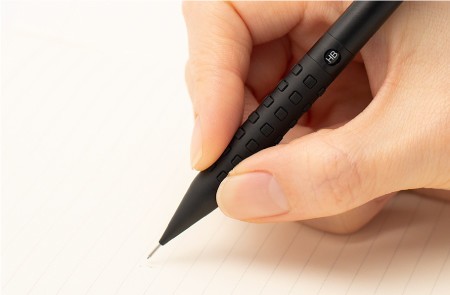 SNSをきっかけに再評価　名品「スマッシュ」0.3ミリが復刻