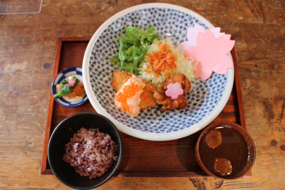 500円の「SAKURAづくしランチ」（2019年3月撮影）
