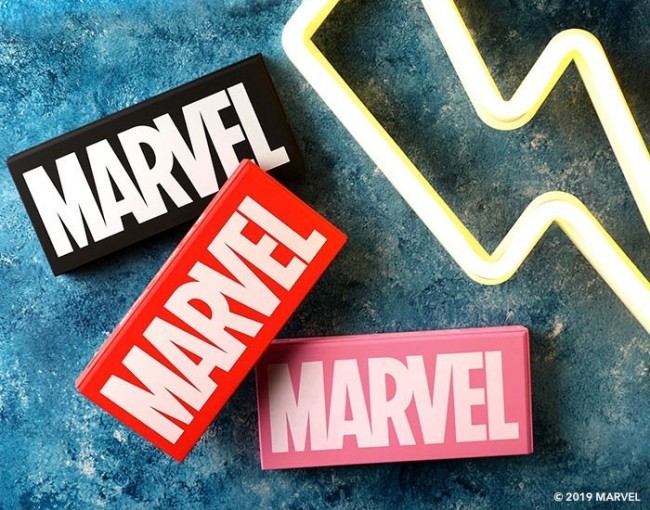 スリムながらスマホユーザーを電池切れからしっかり守る