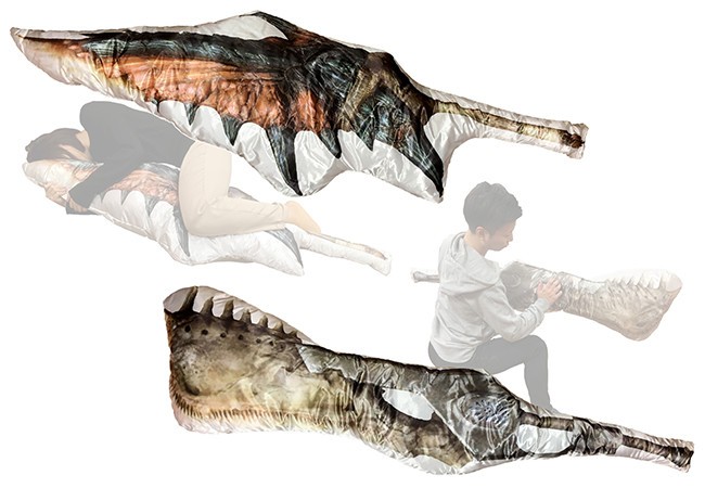 「モンスターハンター：ワールド」に登場　「大剣」モチーフの抱き枕