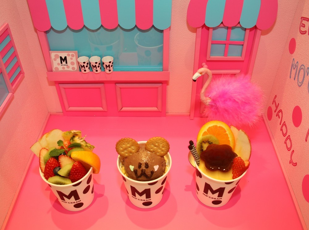 豪華な有料トッピング（ピンク色のブースで撮影）