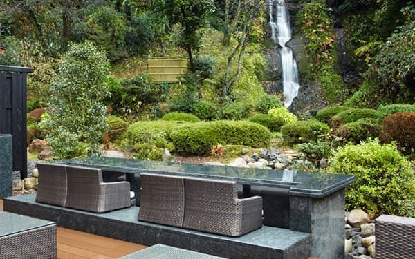 川端の湯宿　滝亭