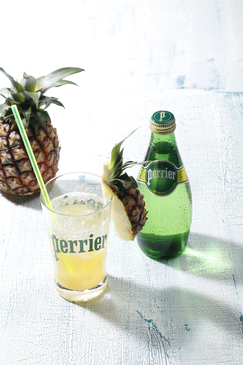 パイナップル ペリエ フィズ