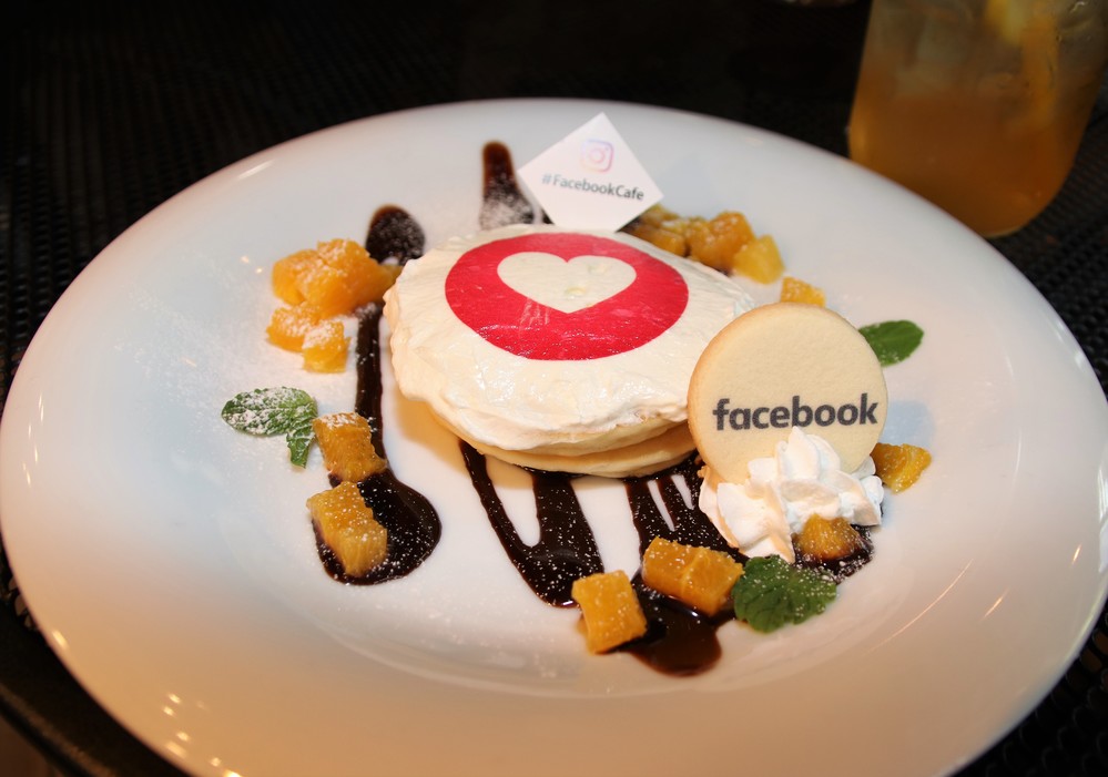 ビターチョコレートの「超いいね！」パンケーキ