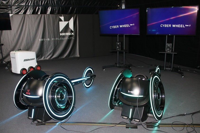 車いすレースで使う「Cyber Wheel」