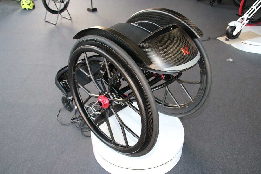 RDSのカーボン車いす「WF01」