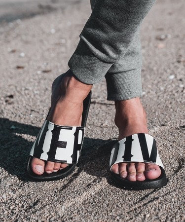 父の日にもぴったりなシャワーサンダル