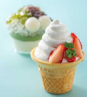 見た目ソフトクリーム、でもケーキ　大阪新阪急ホテルで期間限定