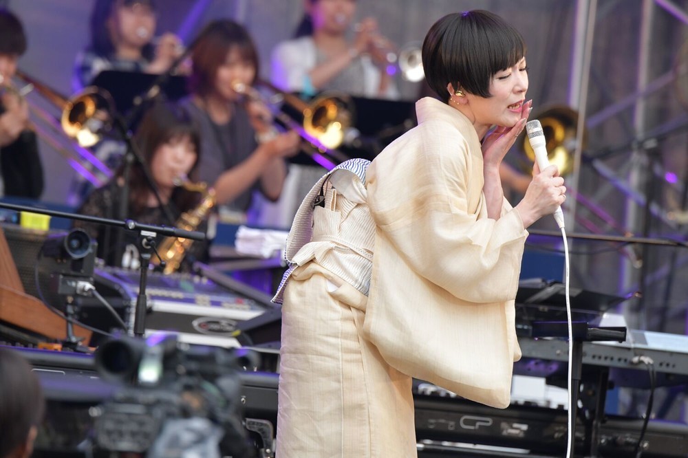 椎名林檎とエレカシ宮本「電撃出演」に客席大興奮　入場無料「日比谷音楽祭」