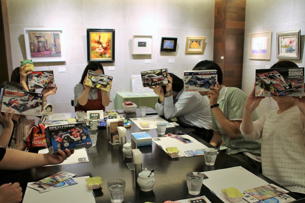 「ミニ四駆作ろう」企業公式ツイッター担当者が集う　それを知ったタミヤは熱く応援