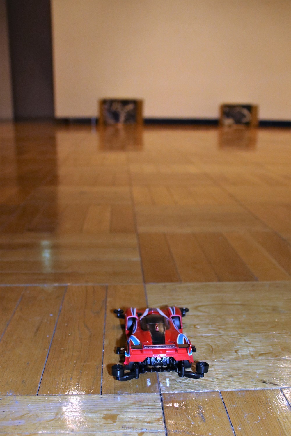 文房堂神田本店4階「文房堂ギャラリー」で走行体験