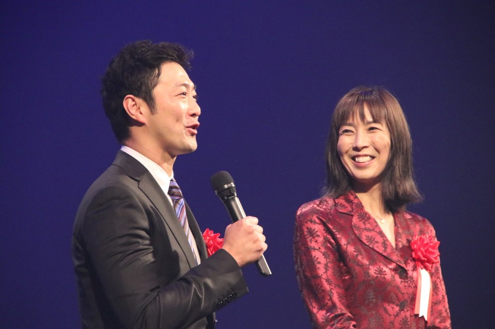 宮下純一さん（左）と大林素子さん（右）