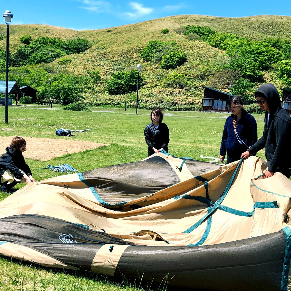 キャンプで「家族」「仲間」「自然」と触れあう（礼文島でのキャンプ体験の様子）