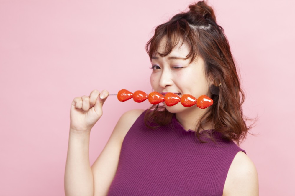 渋谷にイチゴあめ専門店できた　「真っ黒イチゴ」に「チーズケーキ」がきれい