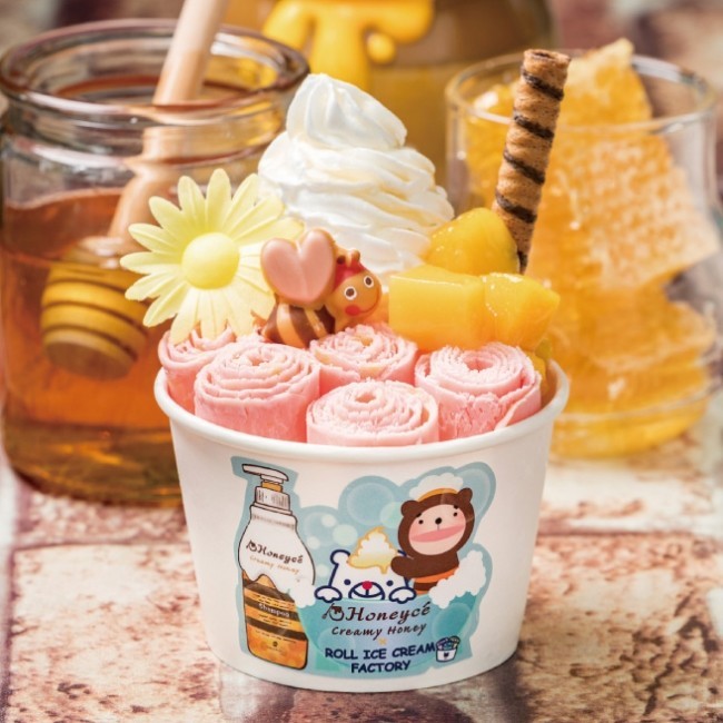 くるくるアイスにハチミツかけ放題