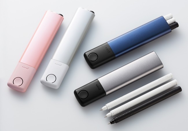 消せるボールペンと油性ボールペンがセットに