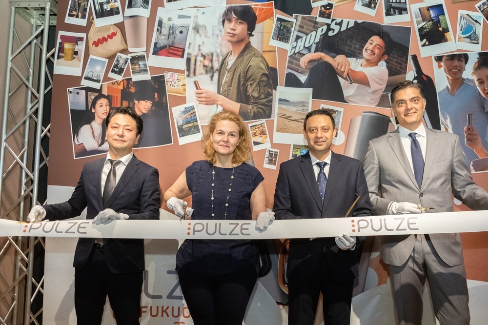 テープカットセレモニーの様子