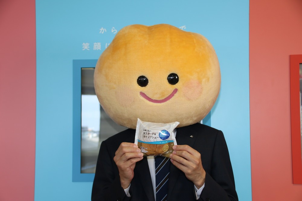 モンテール社定番商品の「シュークリーム」をPR