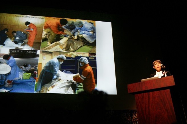 岩手医科大の熊谷章子准教授は2019年3月、助成証書授与式で助成計画を発表。「分かりやすかった」と好評を博した。（写真　渡辺誠）
