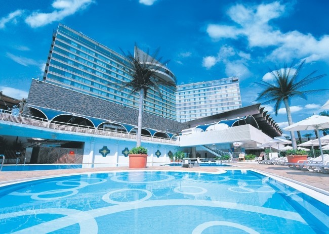 夏の夜は幻想的なナイトプールで　ホテルニューオータニ宿泊プラン3種