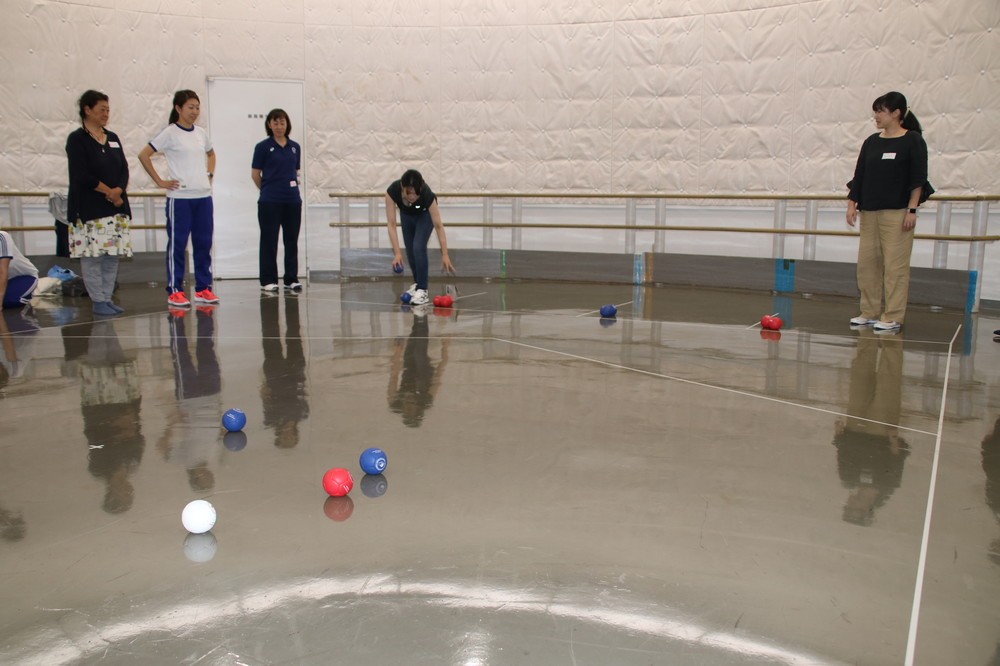 投げて、転がして、当てて競う　パラスポーツ「ボッチャ」は奥が深いゾ