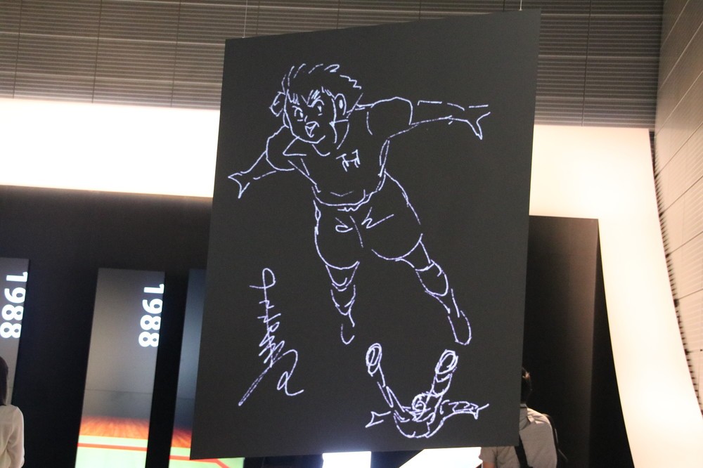 「キャプテン翼」高橋陽一さん描きおろしのチョークアート
