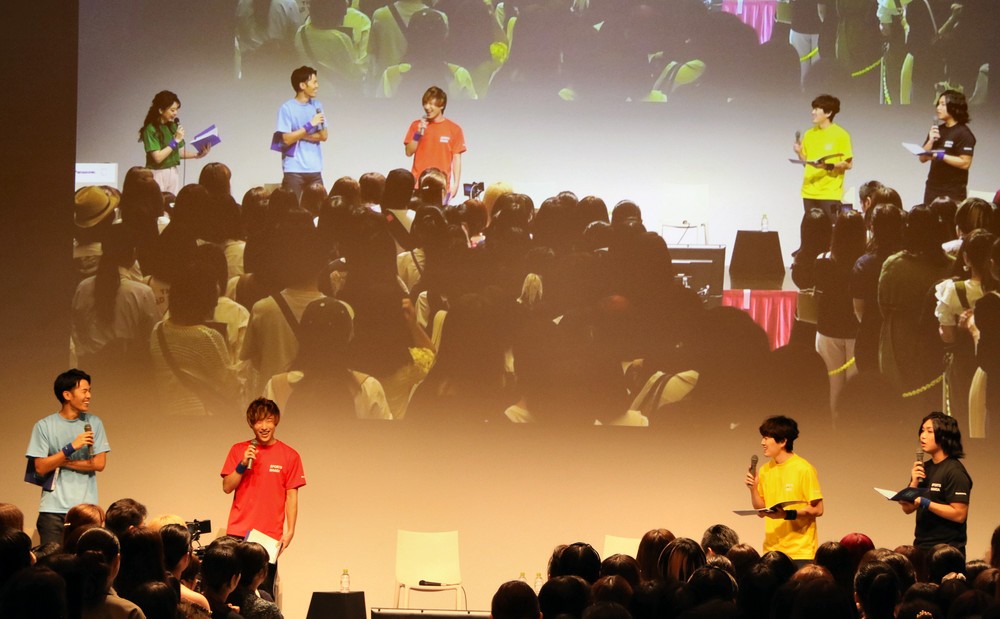 人気ユーチューバー4人の登場に、会場は大いに盛り上がった