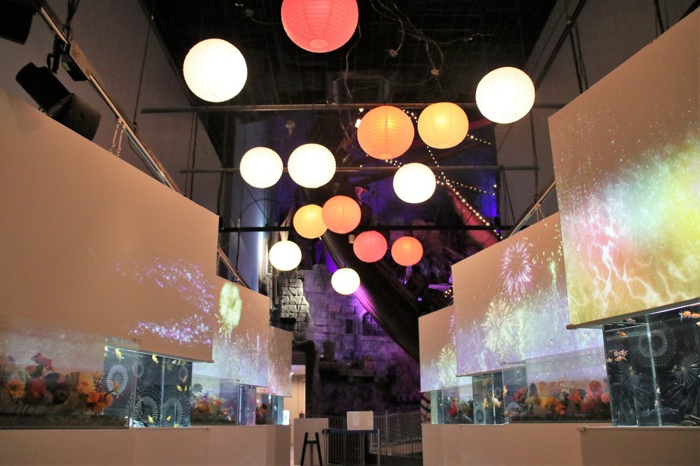 アトリウムエリア「カラーズ」